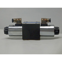 Directional control valve, 80 L/min, 4 ways, 3 position, open center, double solenoid.