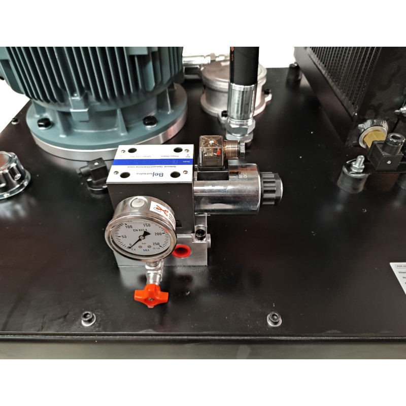30 Hp Hydraulic Power unit, 63 L/min, 190 bar max pressure, 300 L tank and more