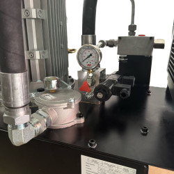 Grupo Hidráulico de 12,5 cv, 43 l/min, 110 bar, 400/695 V AC 50 Hz